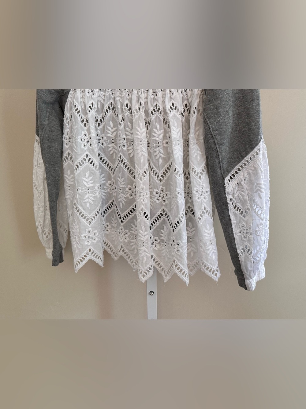 Sea New York Small Gray Eyelet Lace Ruffle Sweatshirt Romantic Boho - Picture 8 of 11